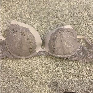 Victoria’s Secret Bra size 32DD shimmer lace